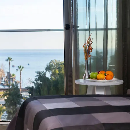 Sky Hotel 3*